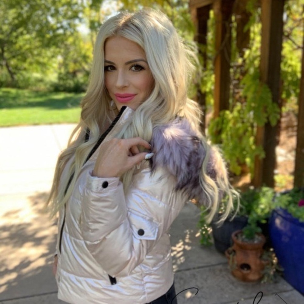 Faux fur line metallic puffer jacket